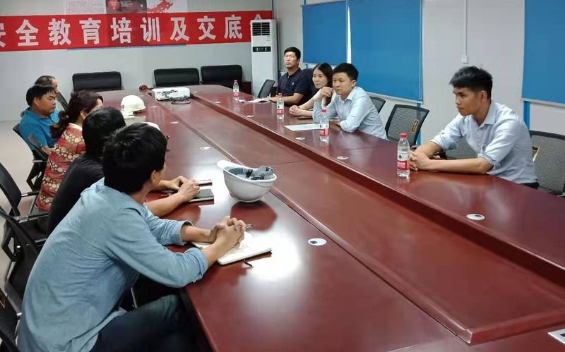 集团总经理刘晓宁一行到各项目工地现场调研并解决问题